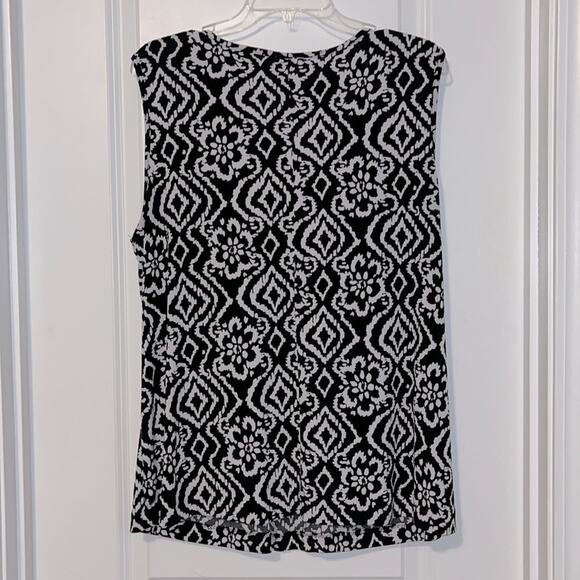 Avenue Sleeveless Floral and Geometric Print Top - Picture 7 of 10
